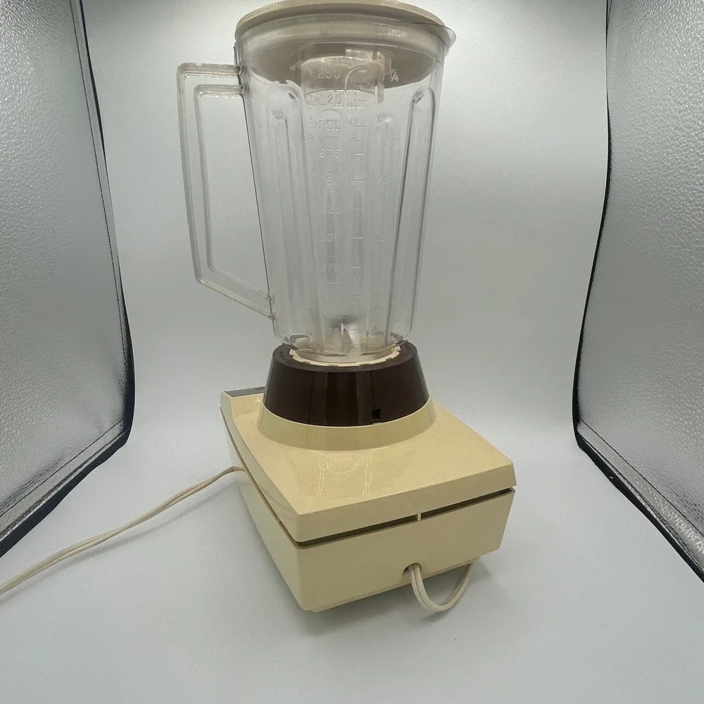Vintage Hamilton Beach Scovill 14 Speed Solid State Blender 672 Tested Works USA